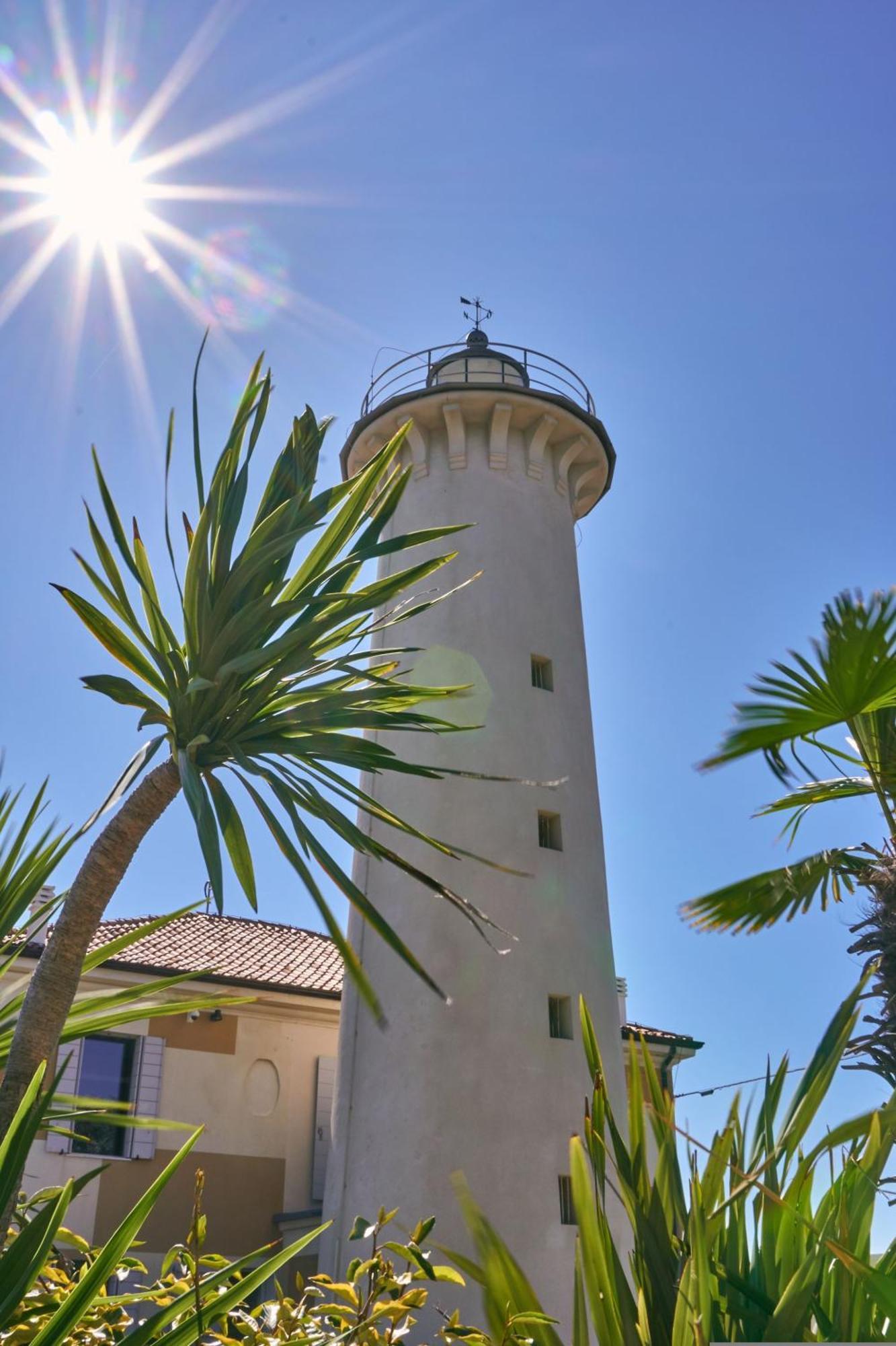 Apartment A Comfortably Furnished Flat Near The Sea
