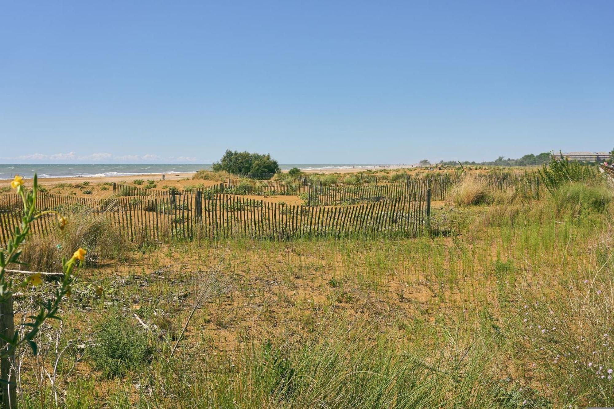 A Comfortably Furnished Flat Near The Sea Apartment *